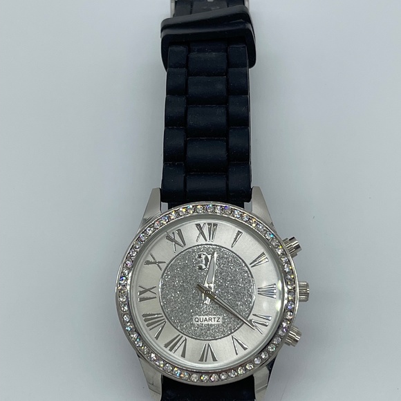 Charming Charlie Large Face Rubber Strap Watch - Picture 1 of 2